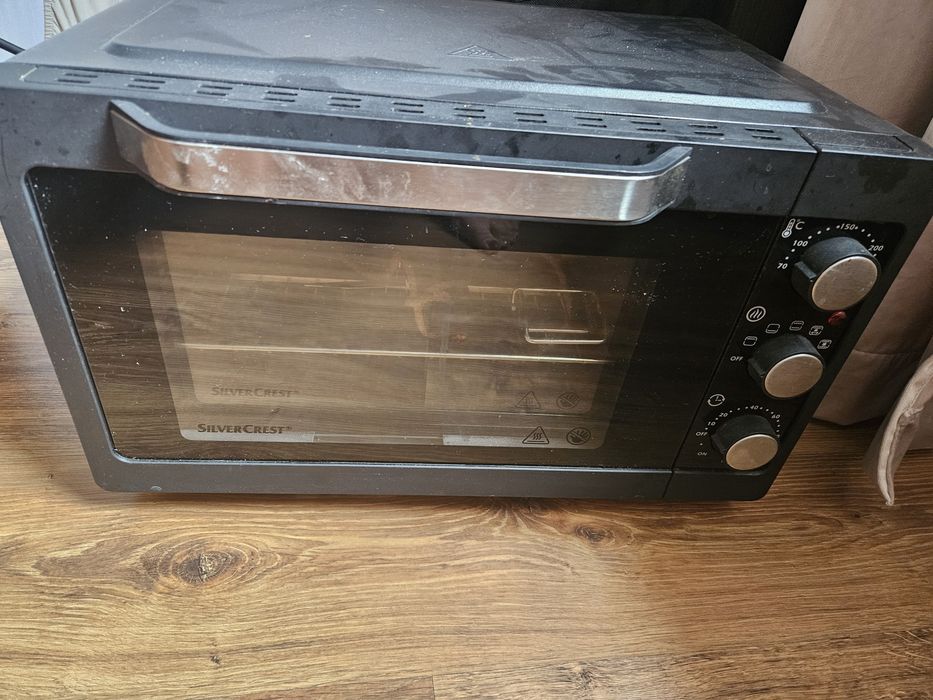Mini piekarnik elektryczny