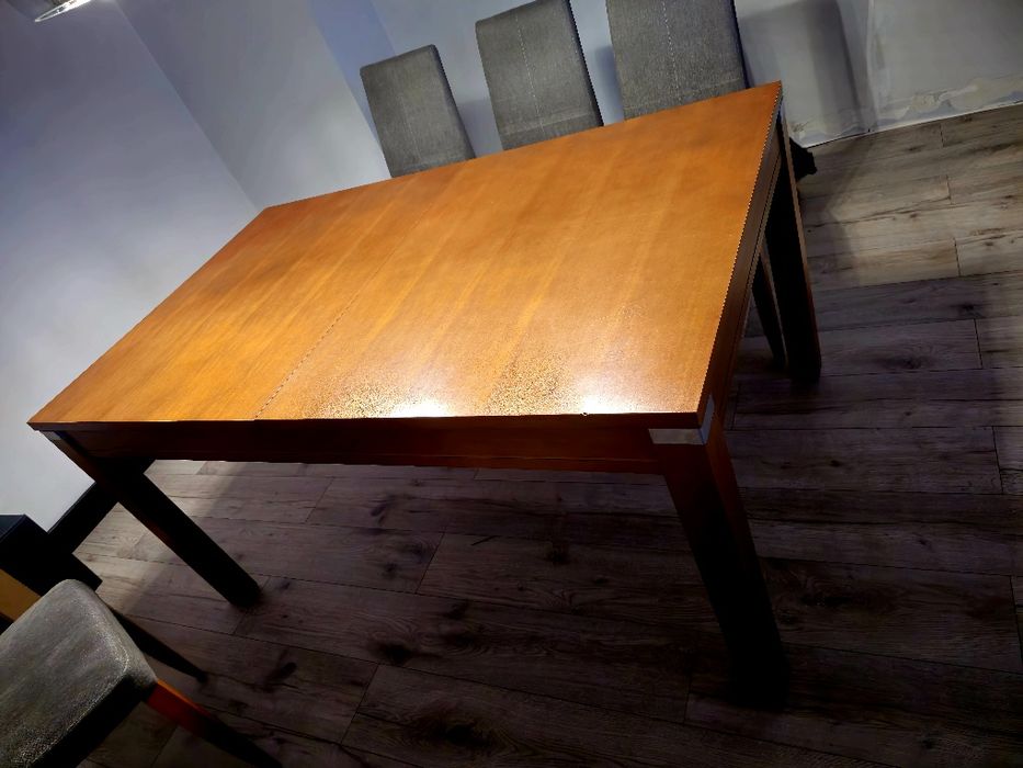 Stół, 6 krzeseł i stolik kawowy komplet