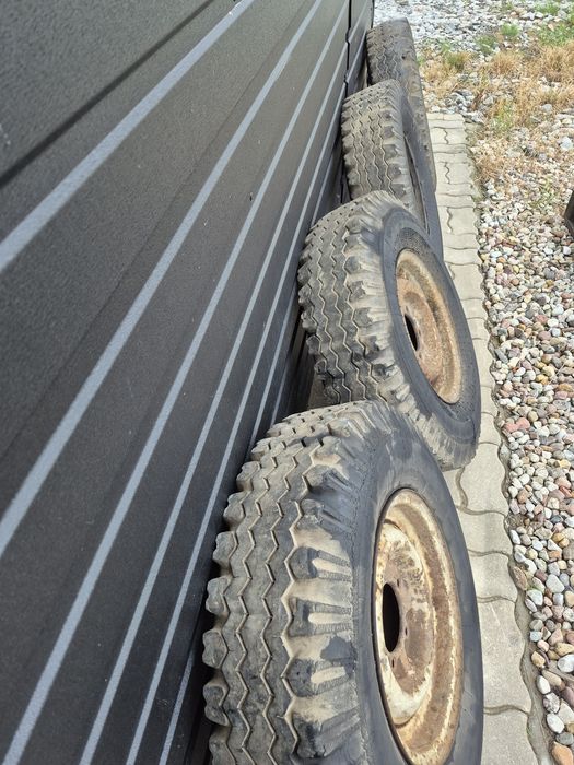 Koła / opony UAZ 8.40-15. Felgi + dętki. 8.40R15 (215-380)