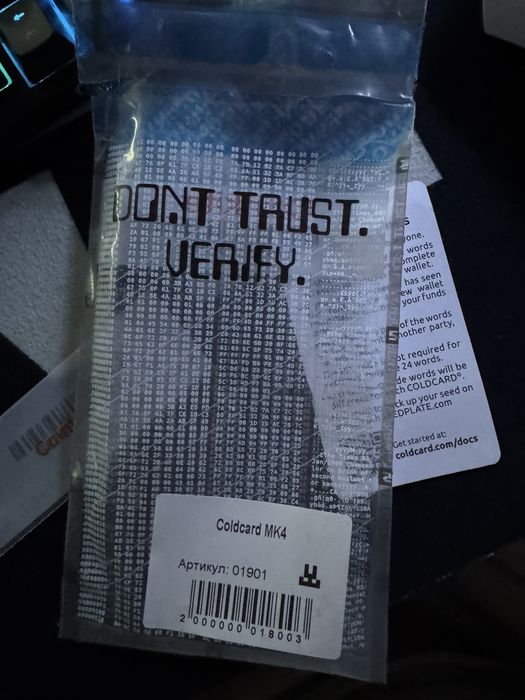 холодний крипто-гаманець Coldcard MK4