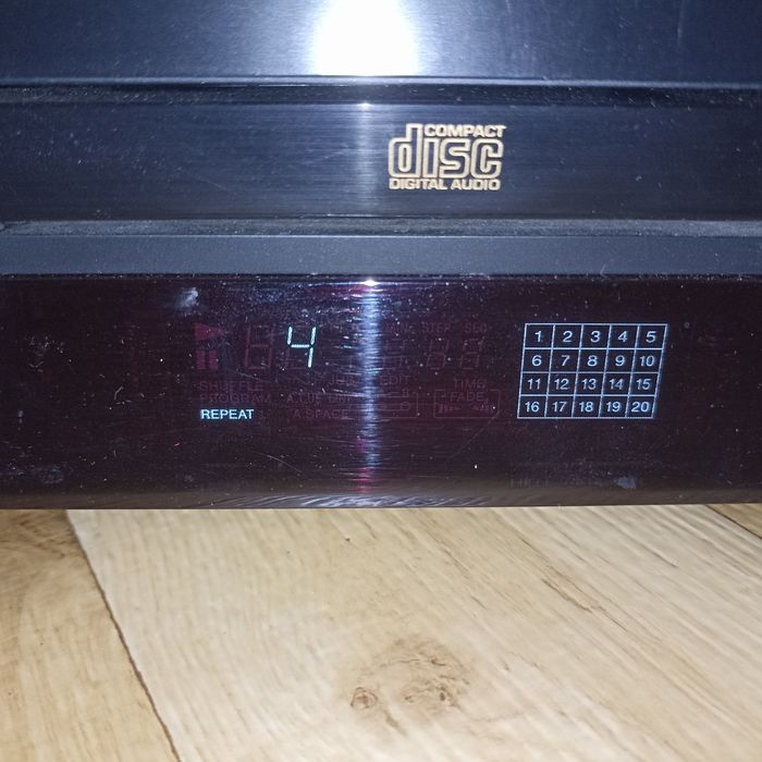 Odtwarzacz CD Sony CDP-XE370