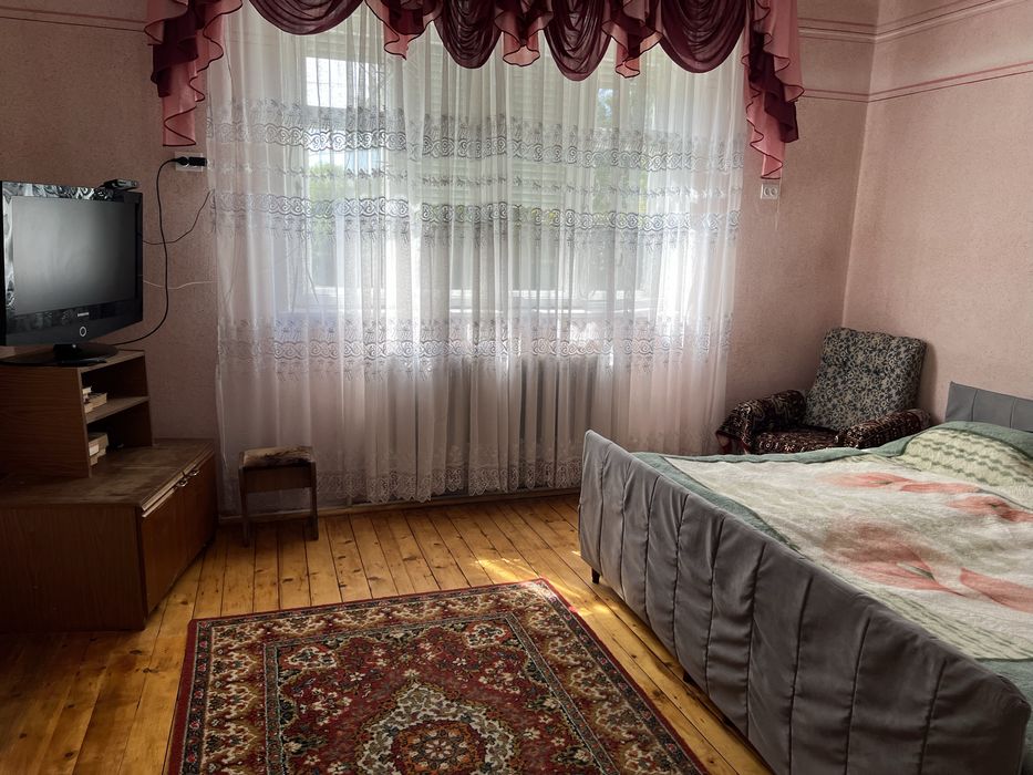 Здається будинок ,кімнати