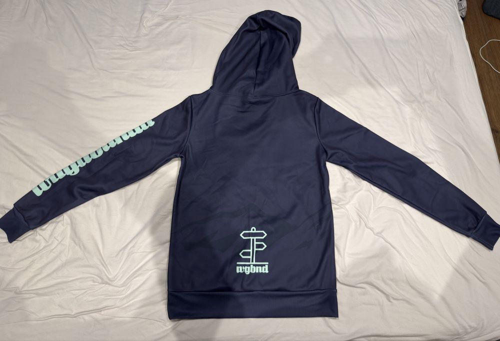 Nowa bluza sportowa hydrofobowa Wagabunda granatowa M