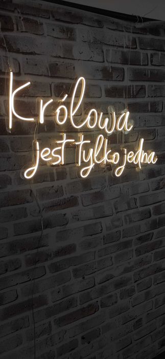 neon, Królowa jest tylko jedna