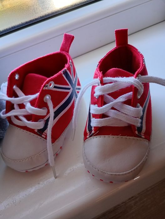 Пінетки,перше взуття ,дві пари 100грн