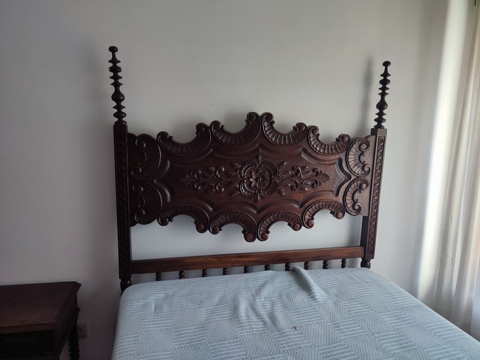 Mobilia antiga de quarto completa