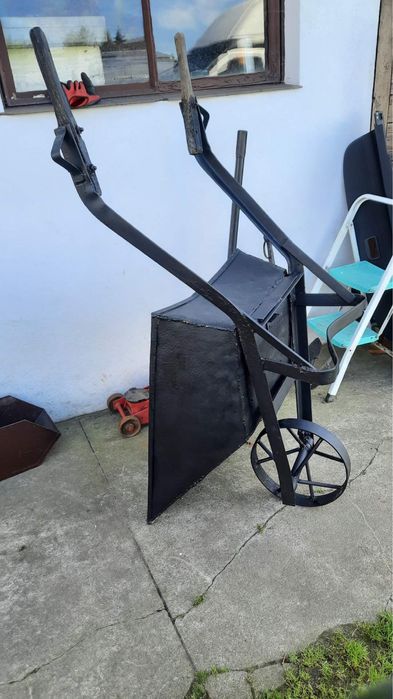 Taczki do ogrodu na wystawe ogrodu