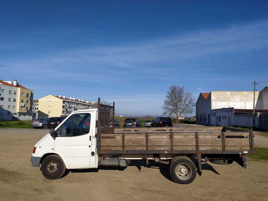 Aluguer de Carrinha de Caixa Aberta