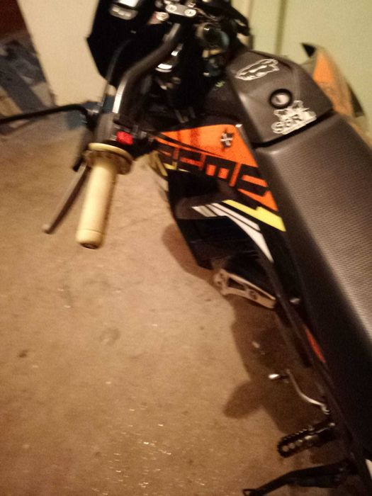 Mota Derby extreme 50cc Enpecavel como nova com 12mil km