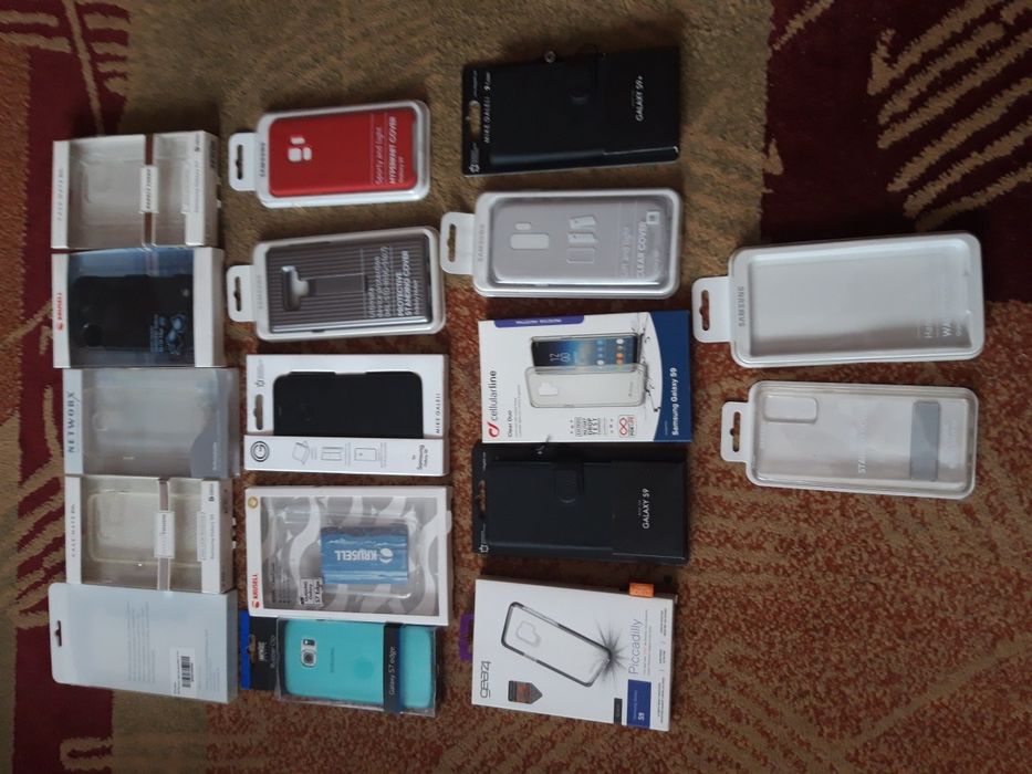 Sprzedaż ETUI i Szkło hartowane do telefonu.