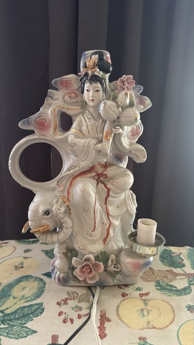 Світильник статуєтка