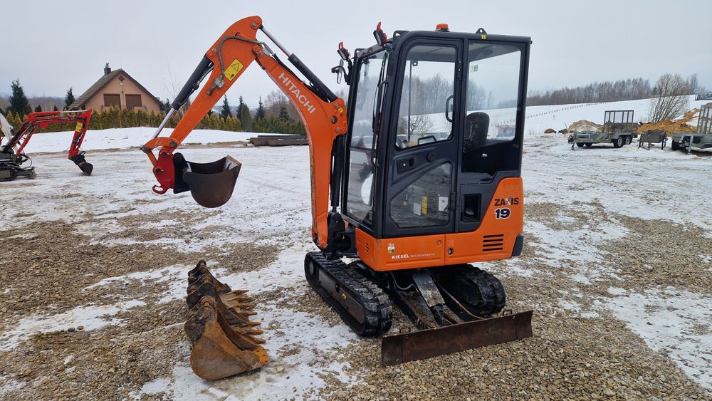 Usługi lub Wynajem  minikoparki mini koparki z operatorem lub bez