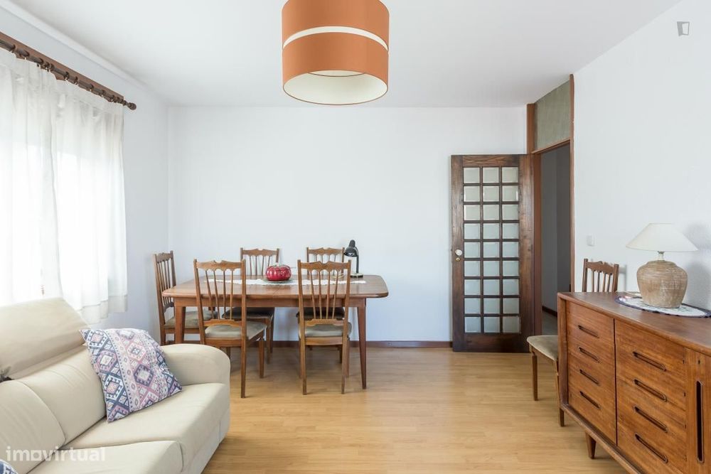 Quarto - localizado em Cedofeita Porto