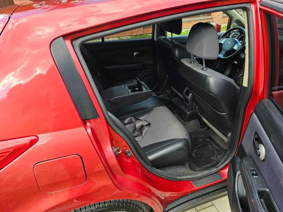 Nissan Tiida 2008 року