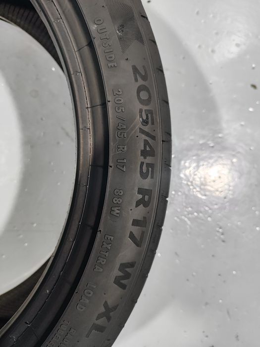 2 pneus semi novos 205-45R17 Continental - Oferta dos Portes