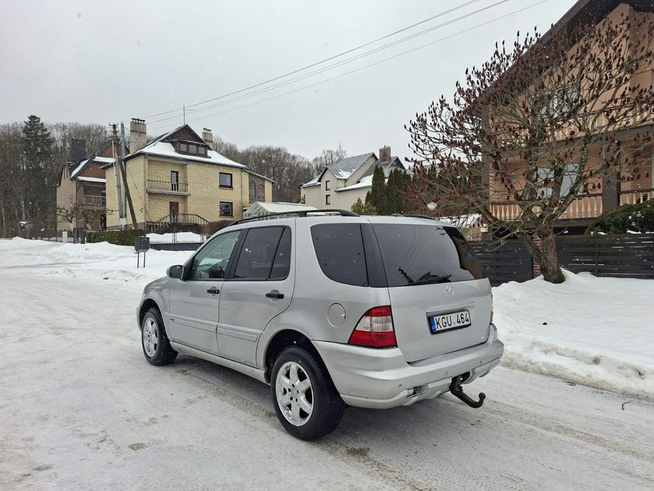 Продаєця Мерседес