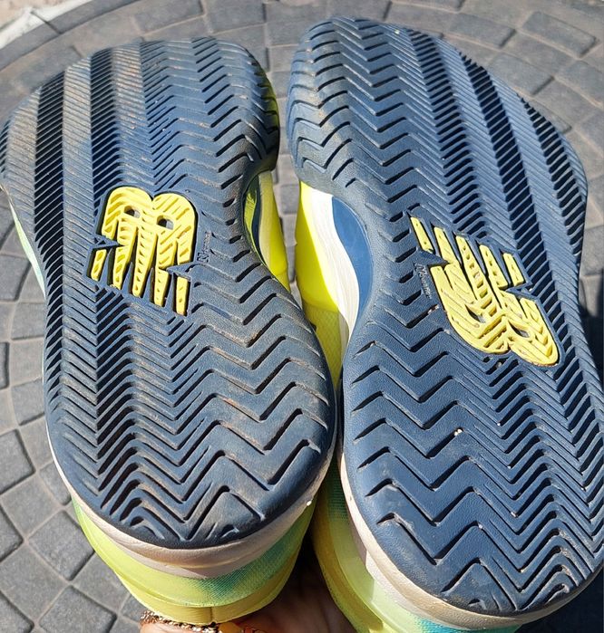кросівки New Balance