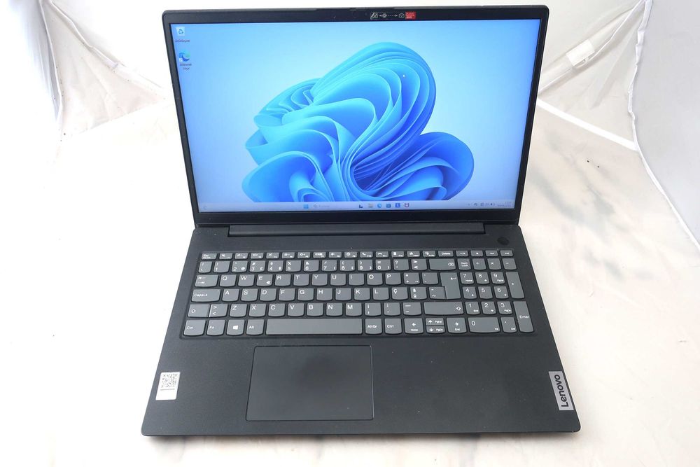 Portátil Lenovo V15 G2 i3 11gen 8GB RAM Win11