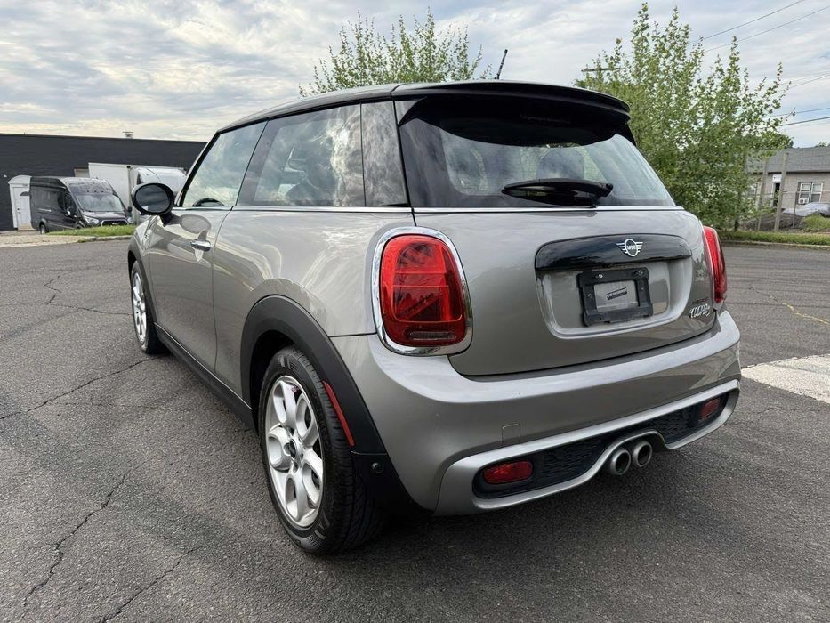 MINI Cooper      2021