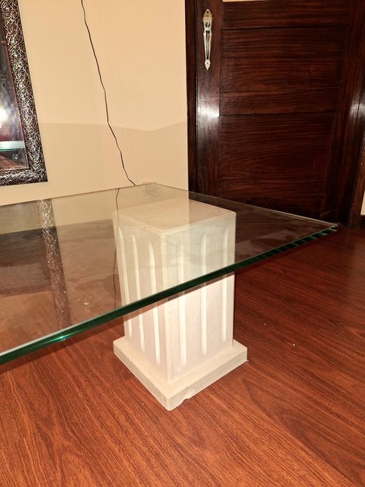 Mesa em Vidro com Colunas Decorativas