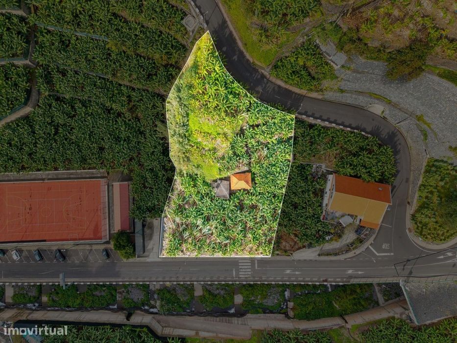 Terreno ideal para investimento turístico na Madalena Do Mar