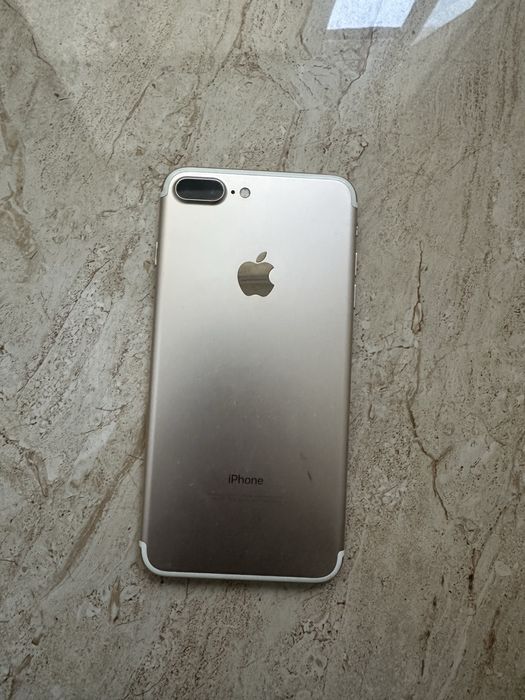 Продам Айфон 7 +