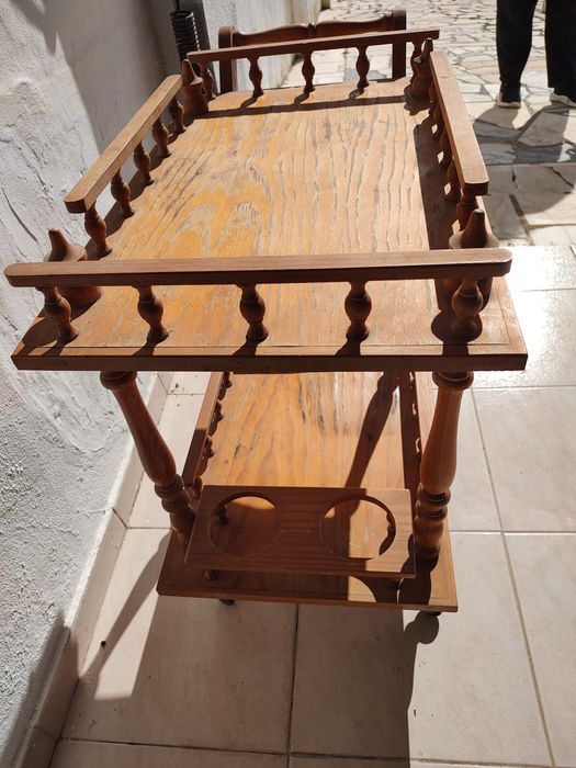 Carrinho de apoio de madeira vintage