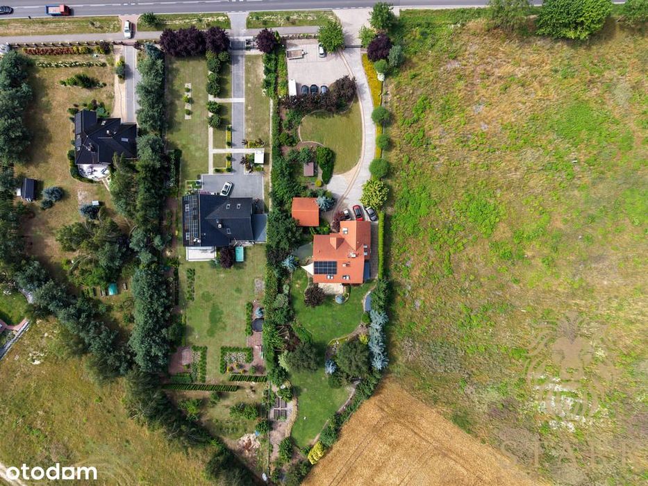 Wyjątkowy dom + budynek pod biznes, działka 3200m²