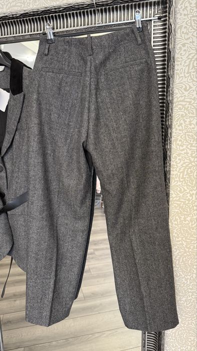 Костюм с брюками и жилетом шерсть бренд