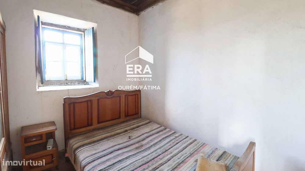 Moradia T3 para restaurar, Almoster