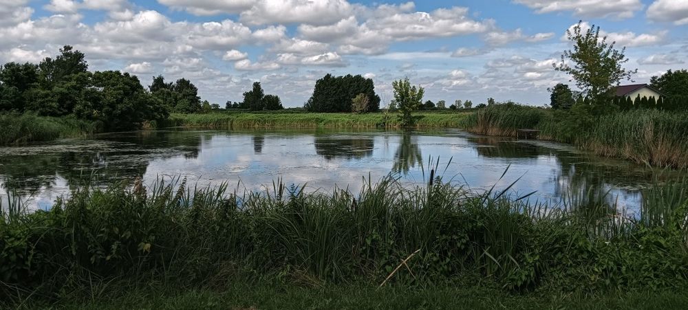 Działka rekreacyjna z piętrowym domkiem