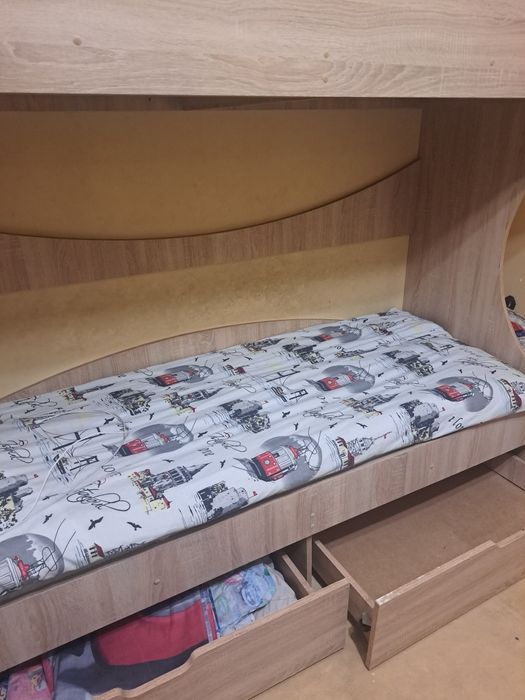 Продам двухярусну кровать