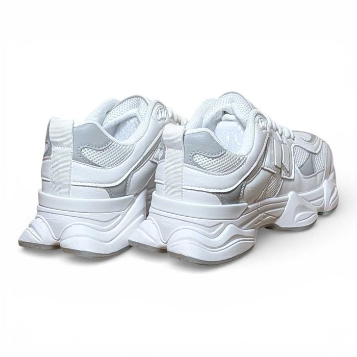 Жіночі кросівки білі стильні