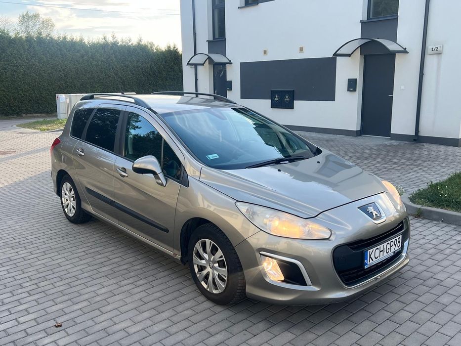 Peugeot 308SW Grzane fotele Hak