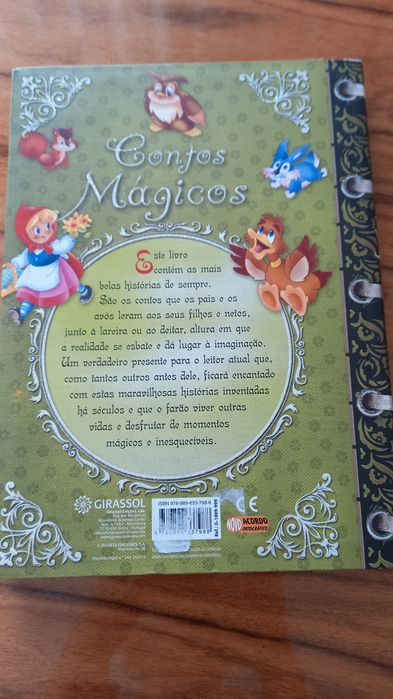 Livro contos mágicos da editora Girassol