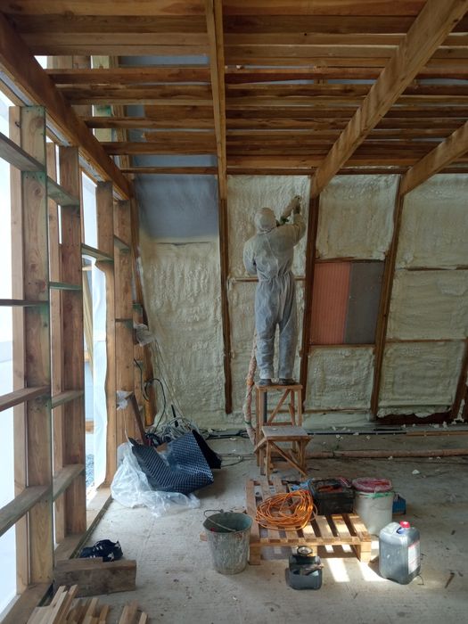 Утеплення ппу піною даху будинку ангару цеху фундаменту