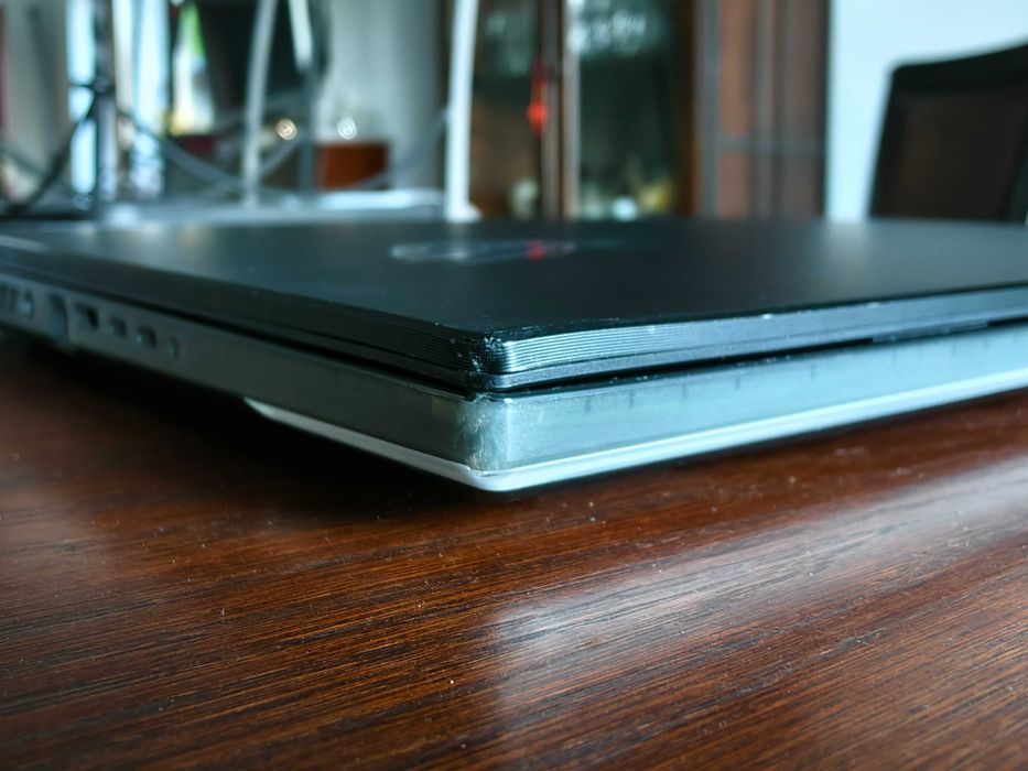 Laptop ASUS ROG STRIX SCAR i9-13980HX, RTX 4080, 64GB RAM, 1TB. Windows Pro