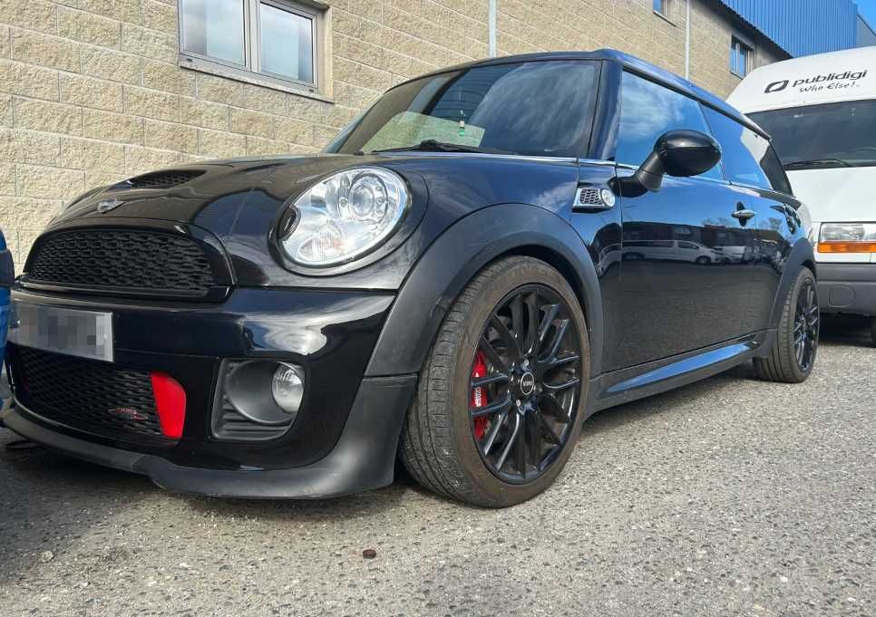 Viatura em excelente estado geral.