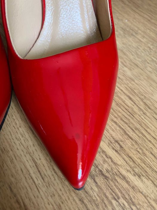 Buty czerwone lakierowane 38