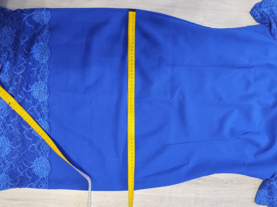 Elegancka i stylowa chabrowa sukienka 42