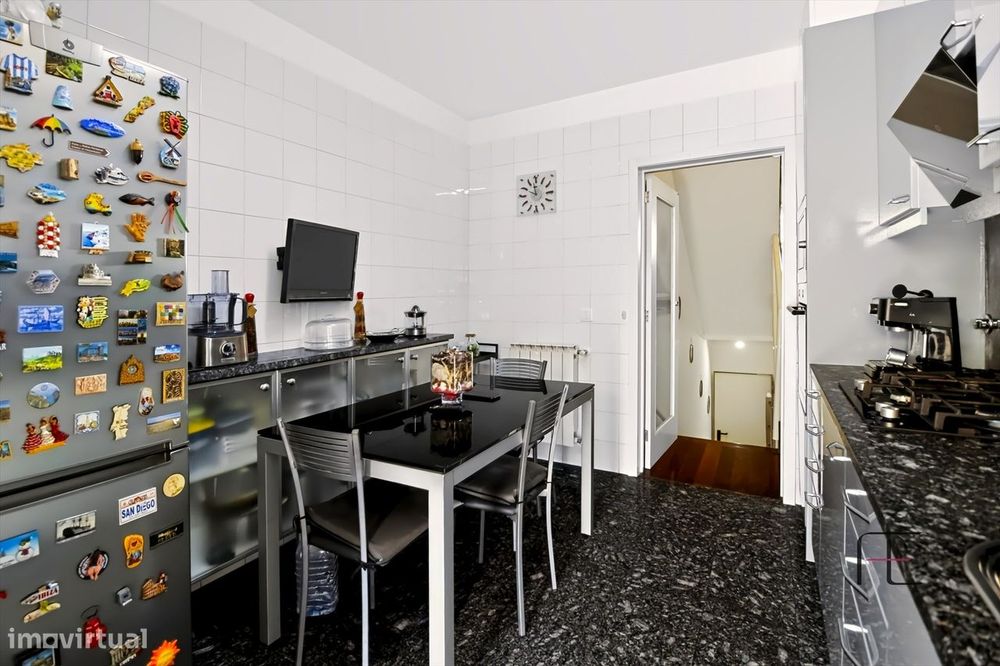 T3+1 com vivência de moradia, garagem fechada e terraço exclusivo de 8