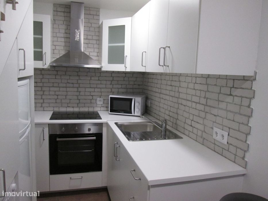 T1 Kit  Duplex Porto Rua do Cativo Mobilado  Metro São Bento