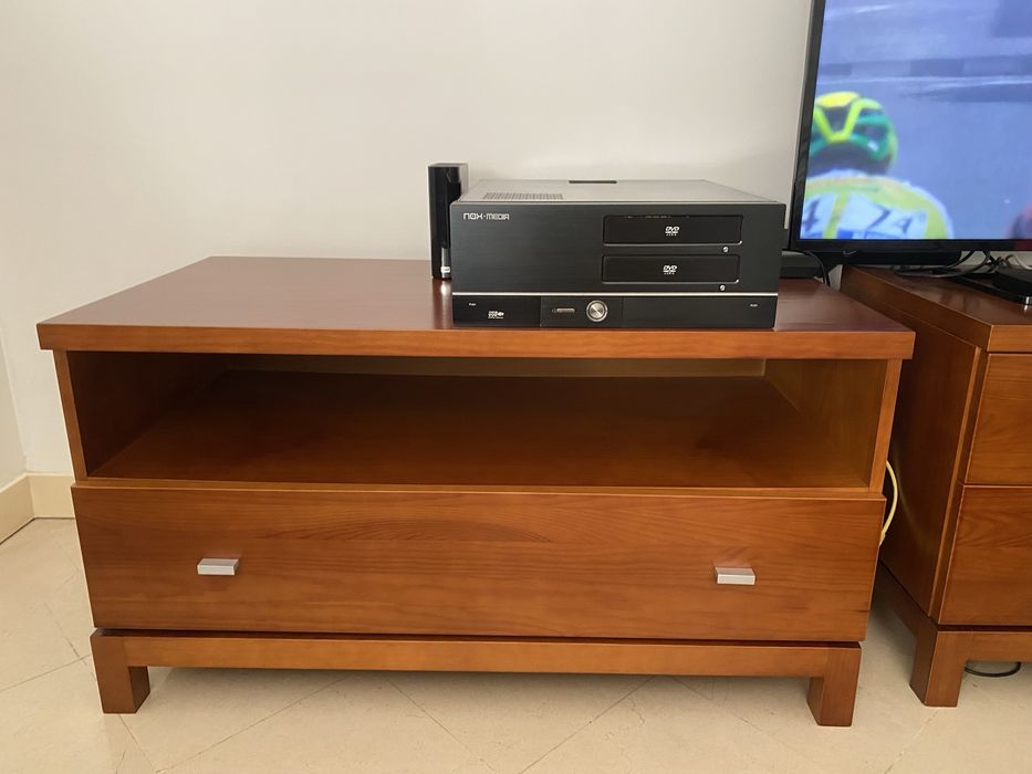 2 Móveis TV e Multimédia