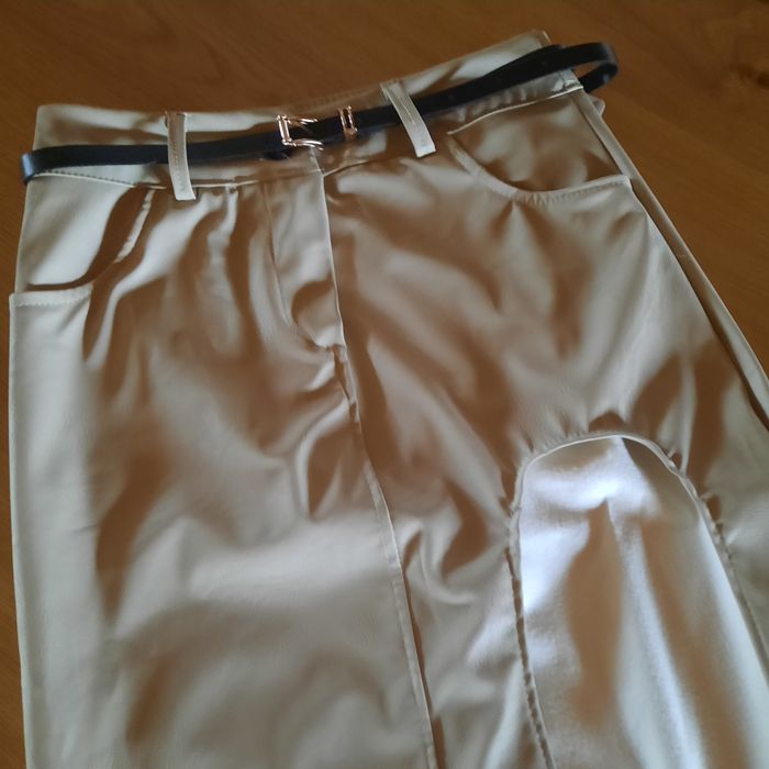 Spódnica z ekoskóry z rozporkiem hollywood dream