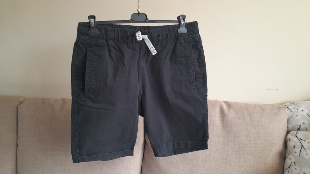 Spodnie szorty spodenki męskie chłopięce Confront L bawełna czarne na gumkę