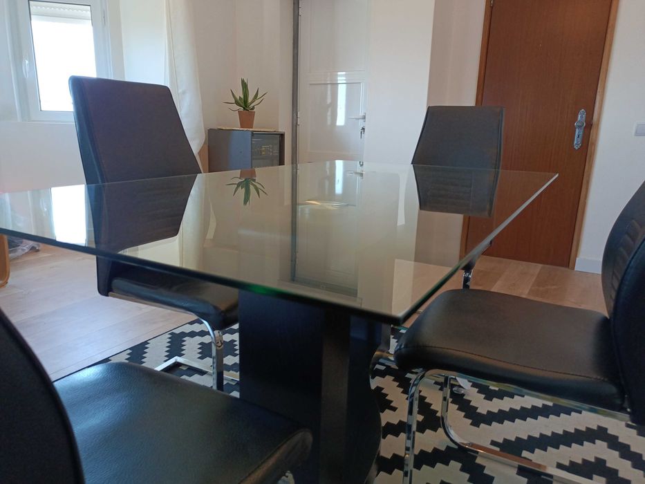 Conjunto Mesa + Cadeiras