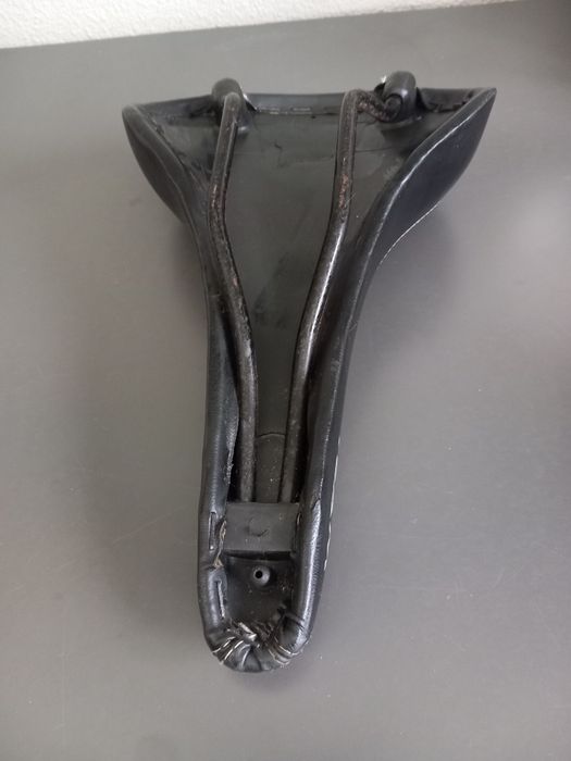 Vendo 2 Selins de Bicicleta (Conforto e Desportivo BTT/Estrada)