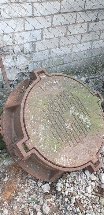 Люк канализационный (чугун).