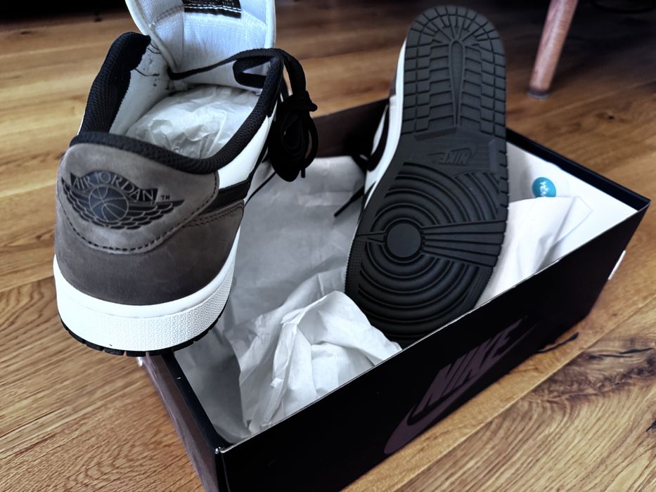 Air Jordan 1 Retro low OG Mocha