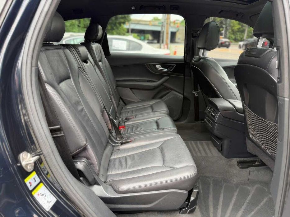 Audi Q7      2017
